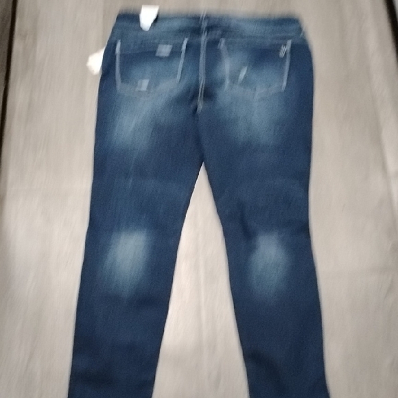 Wallflower Distressed Ankle Jeans in Dark Blue - Picture 5 of 7